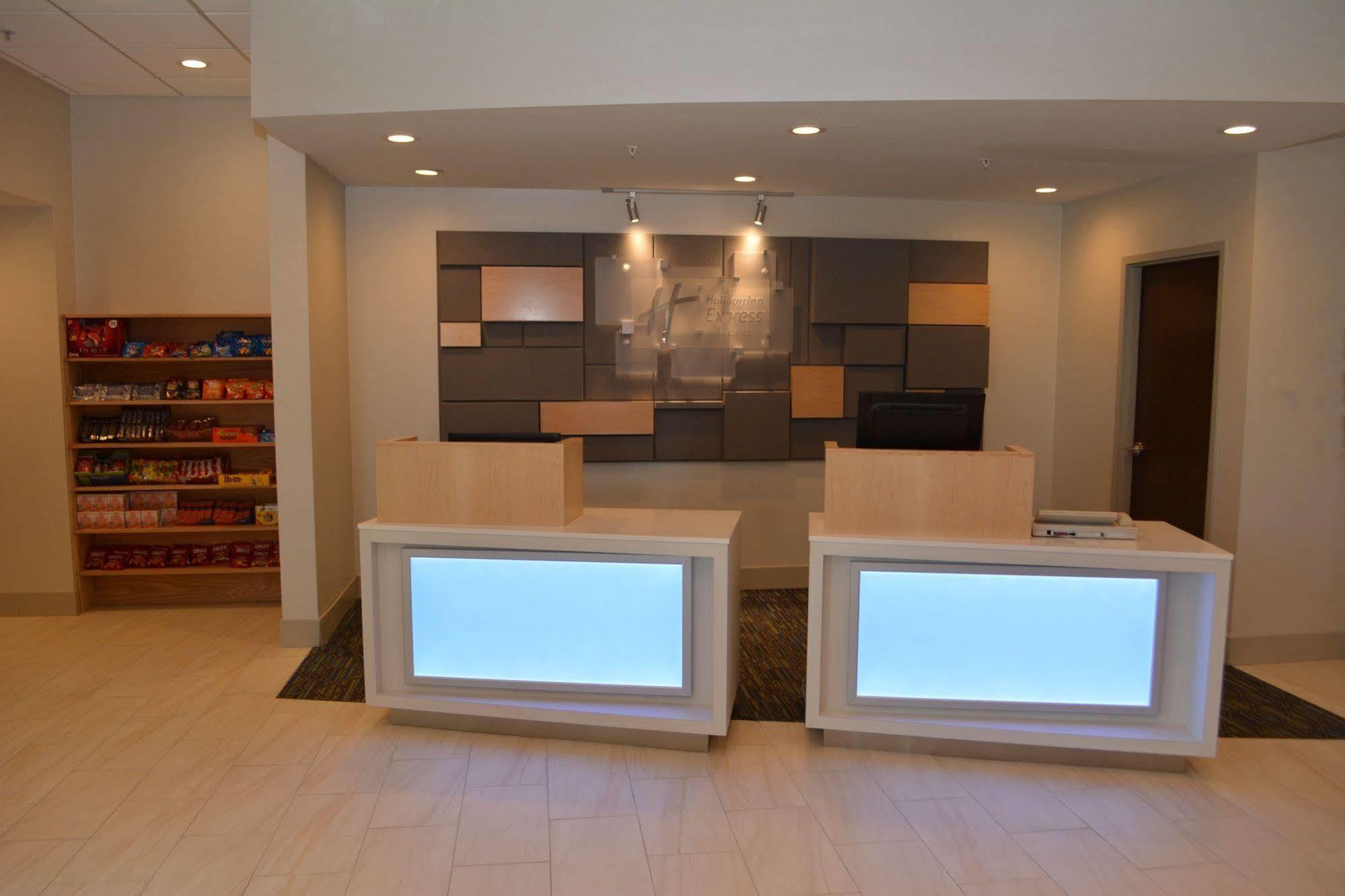 Holiday Inn Express & Suites Waterville - North By Ihg Eksteriør bilde
